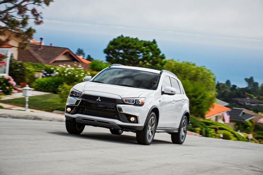  Mitsubishi Outlander Sport SEL 2015 года  (фото 18 из 31)